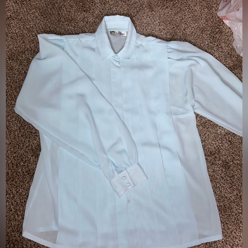 80’s Light Blue Blouse 💙